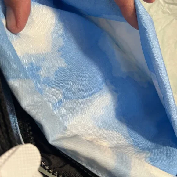 NWT BAGGU camera crossbody bag - clouds - Picture 10 of 11